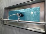 Kamera Installation hinter Poolfenster